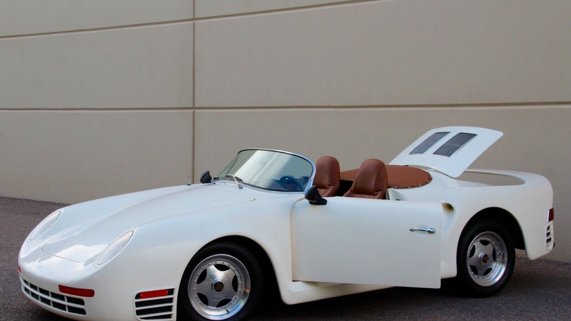 На eBay выставили на продажу никогда не существовавший Porsche