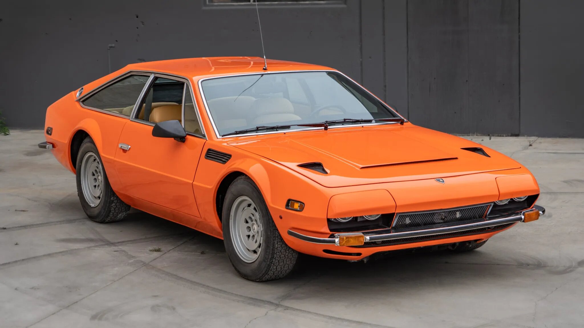 На продажу выставили очень редкий четырёхместный спорткар Lamborghini Jarama S
