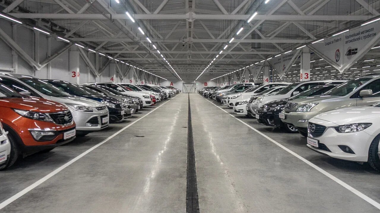 Стало известно, на сколько в России подорожали автомобили с пробегом