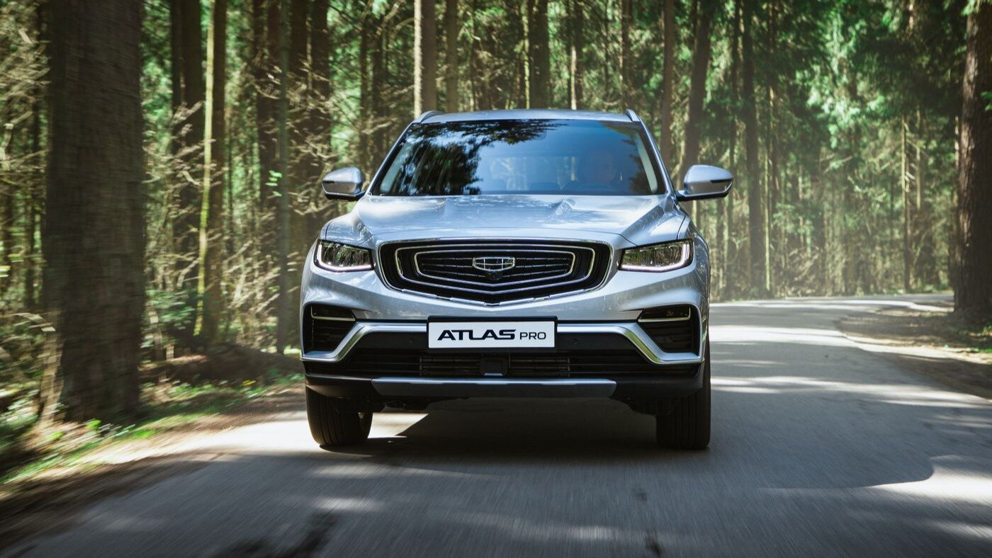 У Geely Atlas Pro в России появилась самая дешёвая версия