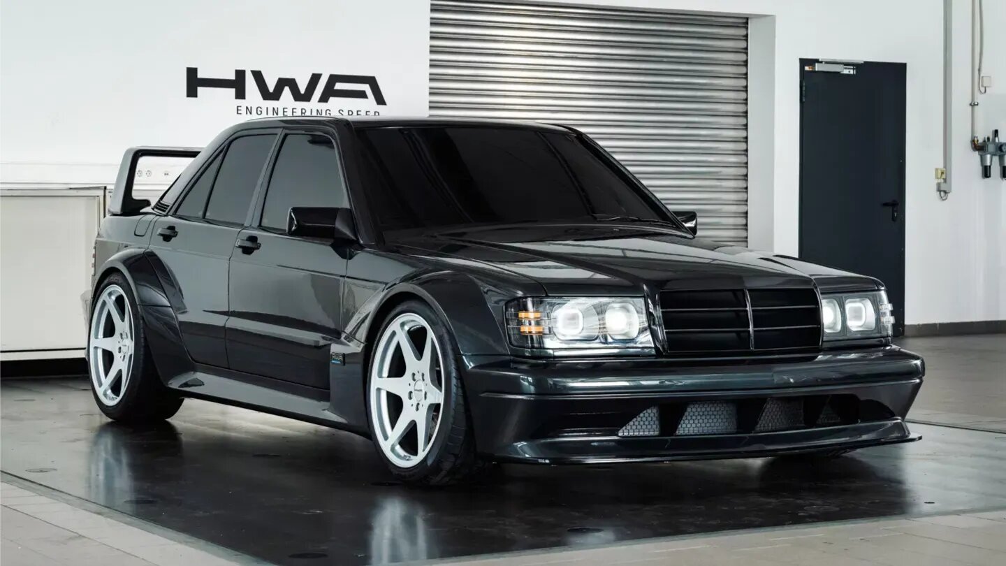 Возрождённый Mercedes-Benz Evo II с карбоновым кузовом и 500-сильным мотором показали живьём
