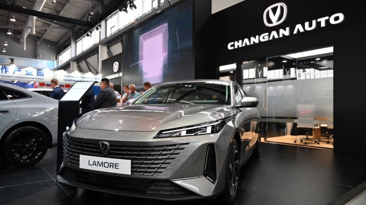 Компания Changan представила седан Lamore для России