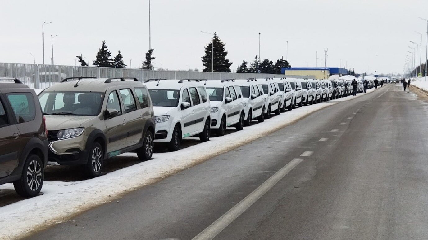 АвтоВАЗ приостановил поставки Lada Largus
