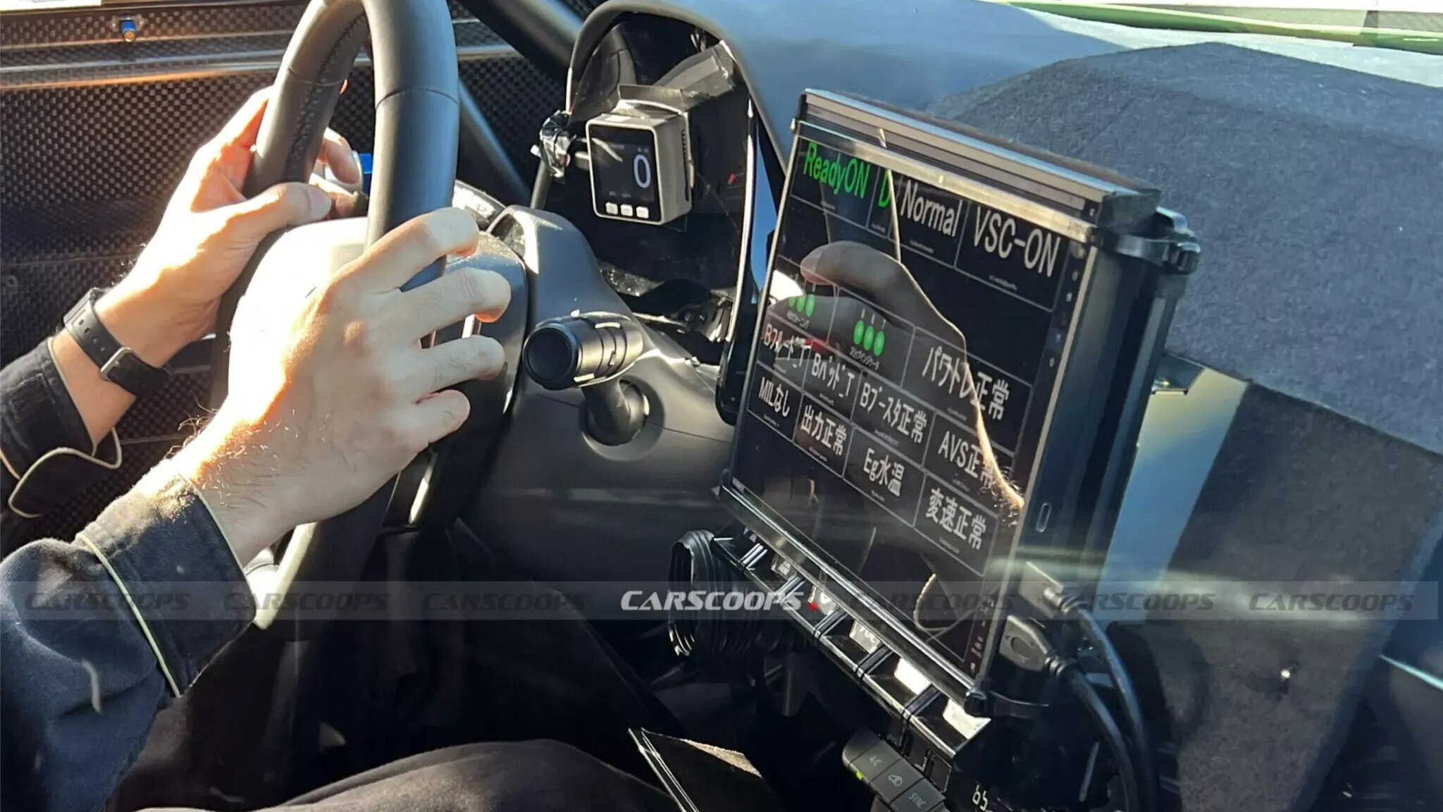 Рассекречен салон гибридного суперкара Lexus