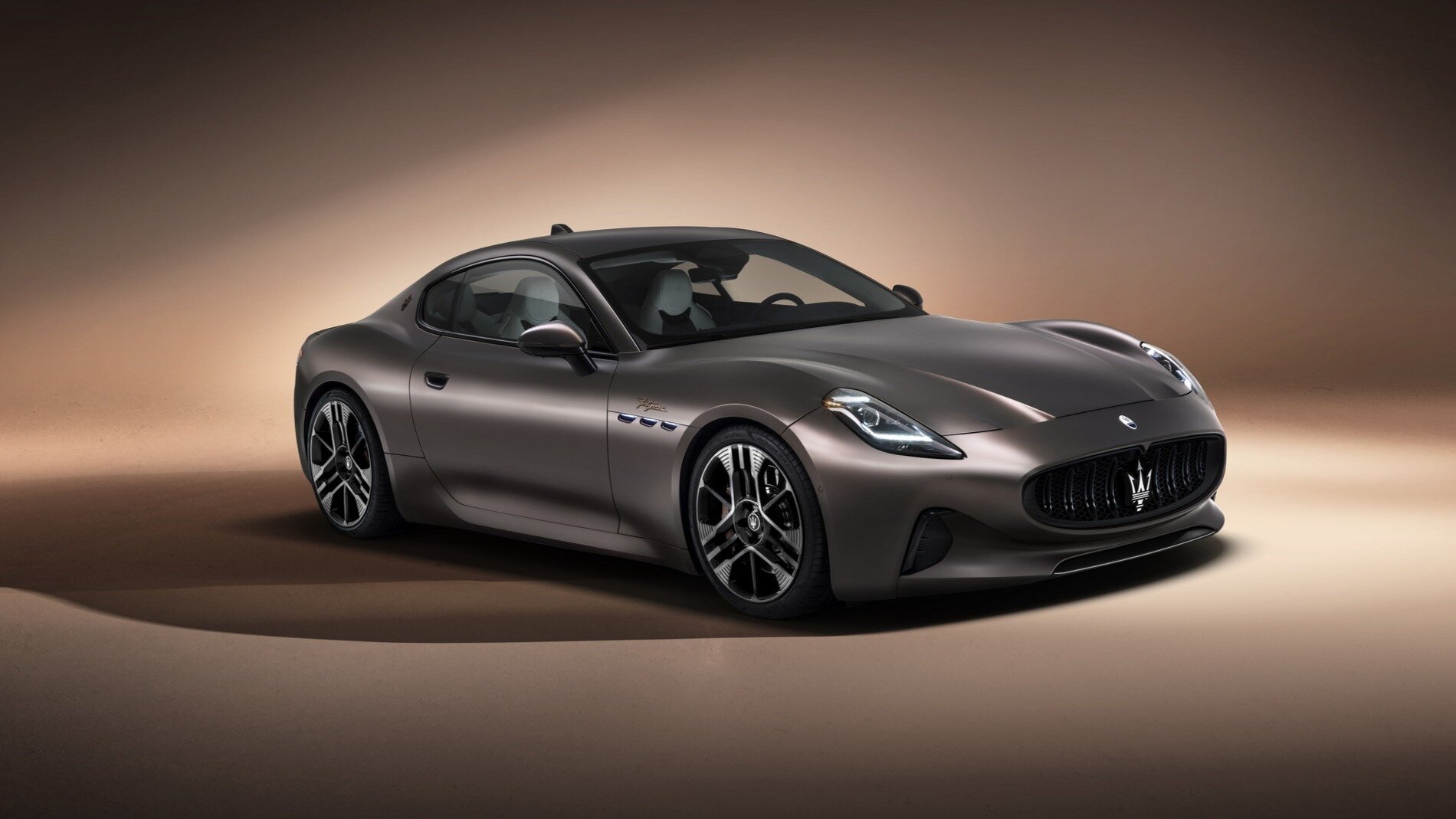 Представлен новый Maserati GranTurismo: три электромотора и фирменный V6 Nettuno