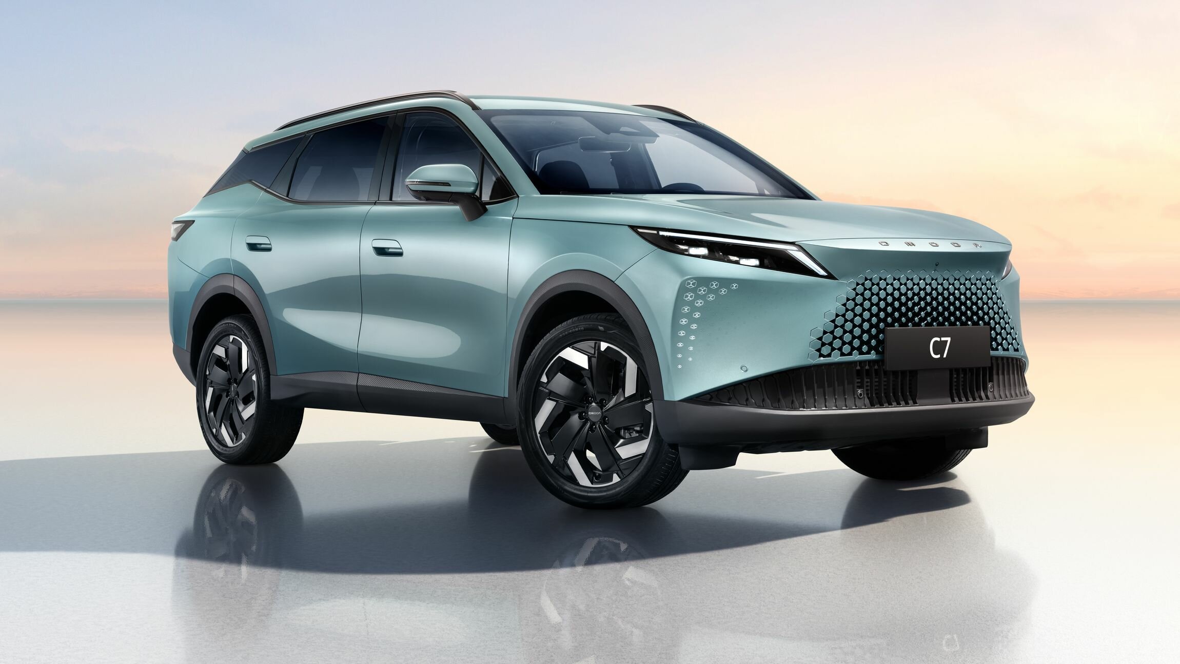 Российские продажи флагманского кроссовера Omoda C7 начнутся в мае