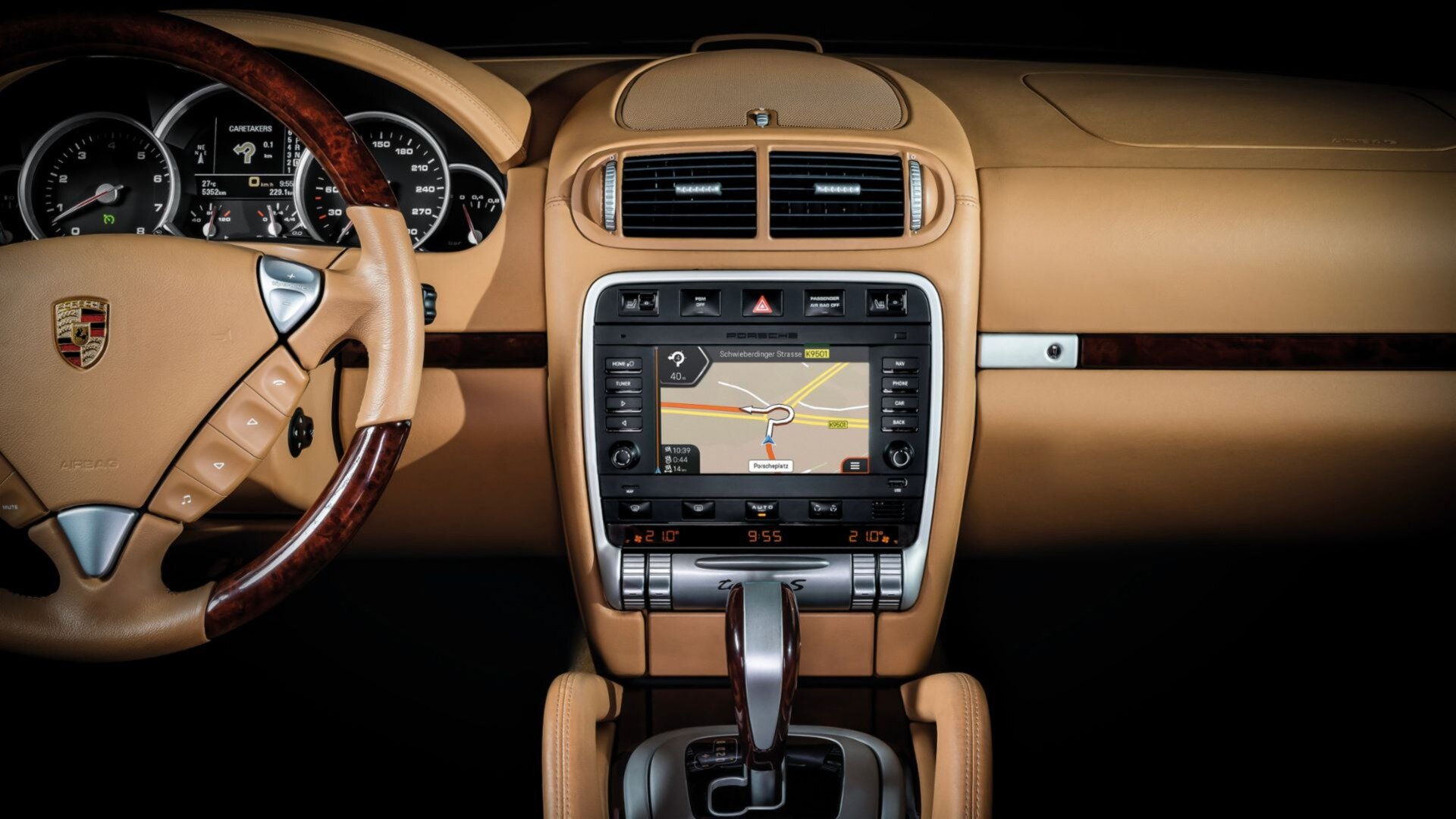 Porsche разработала новую медиасистему для старых 911 и Cayenne