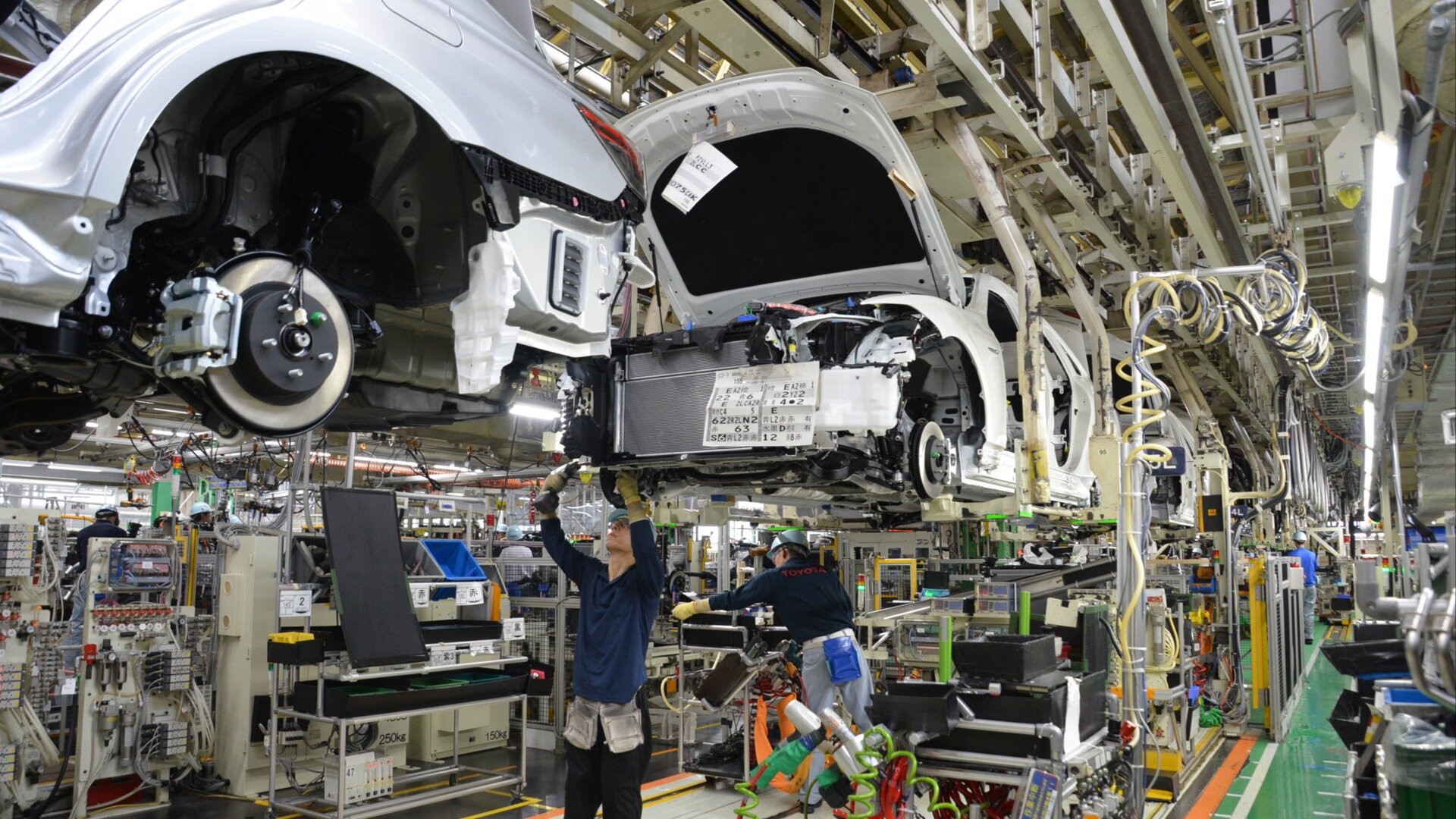 Toyota возобновила работу всех своих заводов в Японии