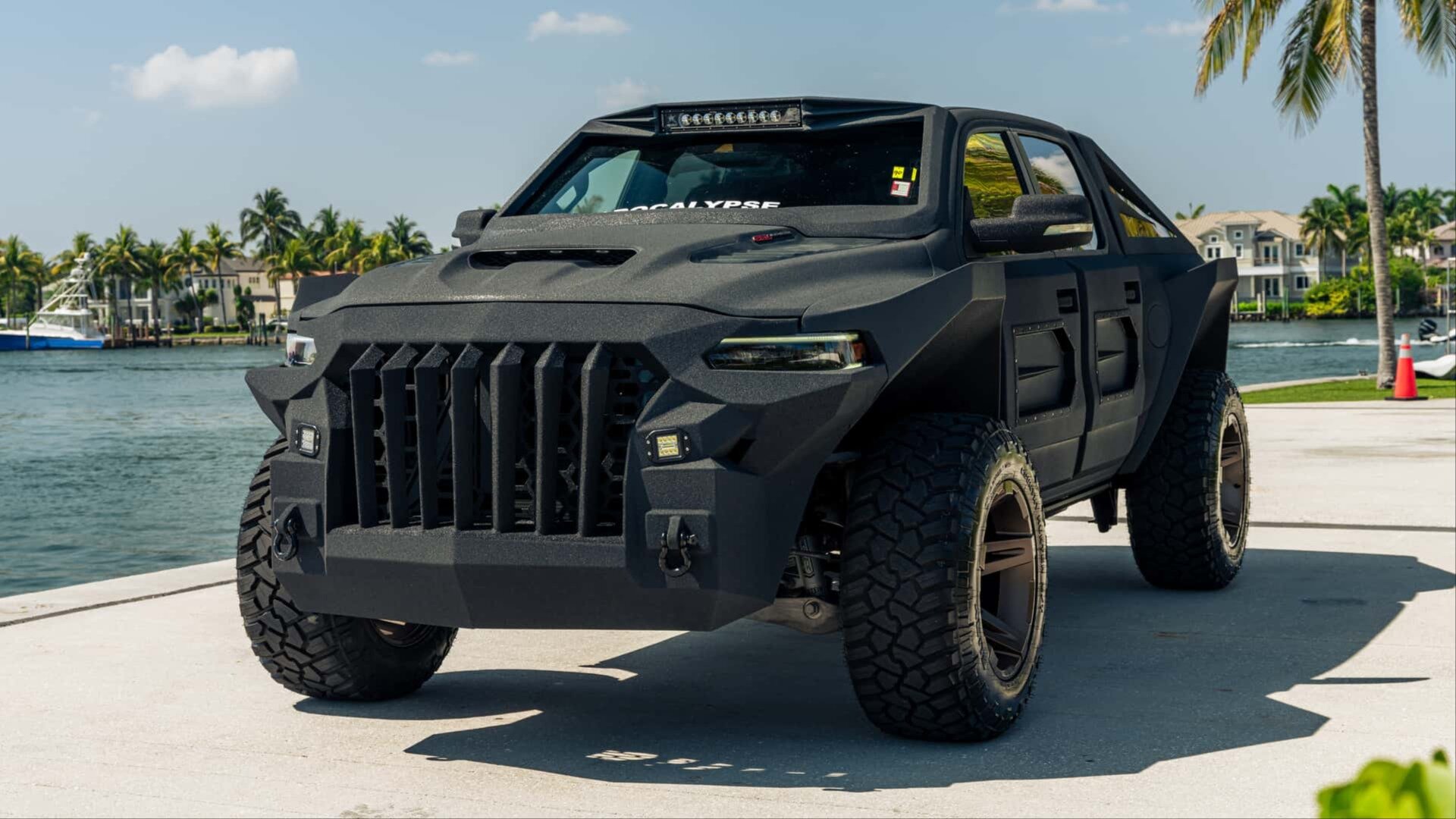 Американские тюнеры создали из Ram 1500 очень экстремальный пикап: в нём 850 лошадиных сил