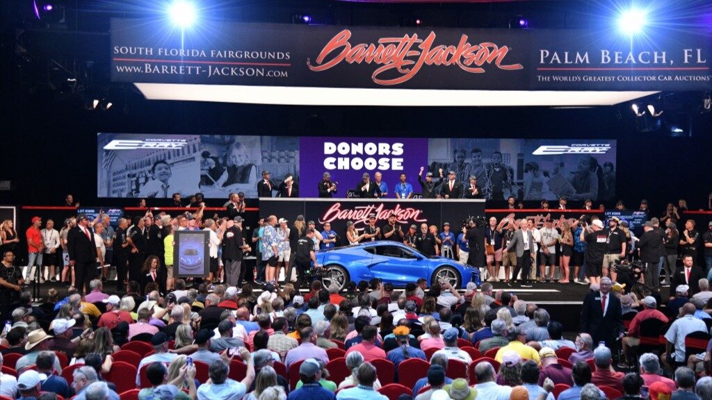 Первый гибрид Chevrolet Corvette продали вдесятеро дороже заводской цены