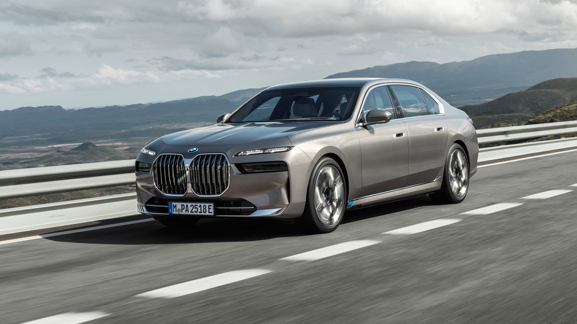 BMW готовит электрический броневик