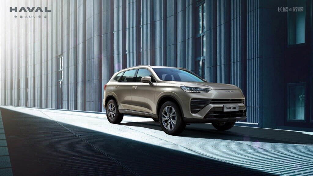 Опубликованы первые официальные фото обновлённого кроссовера Haval H6