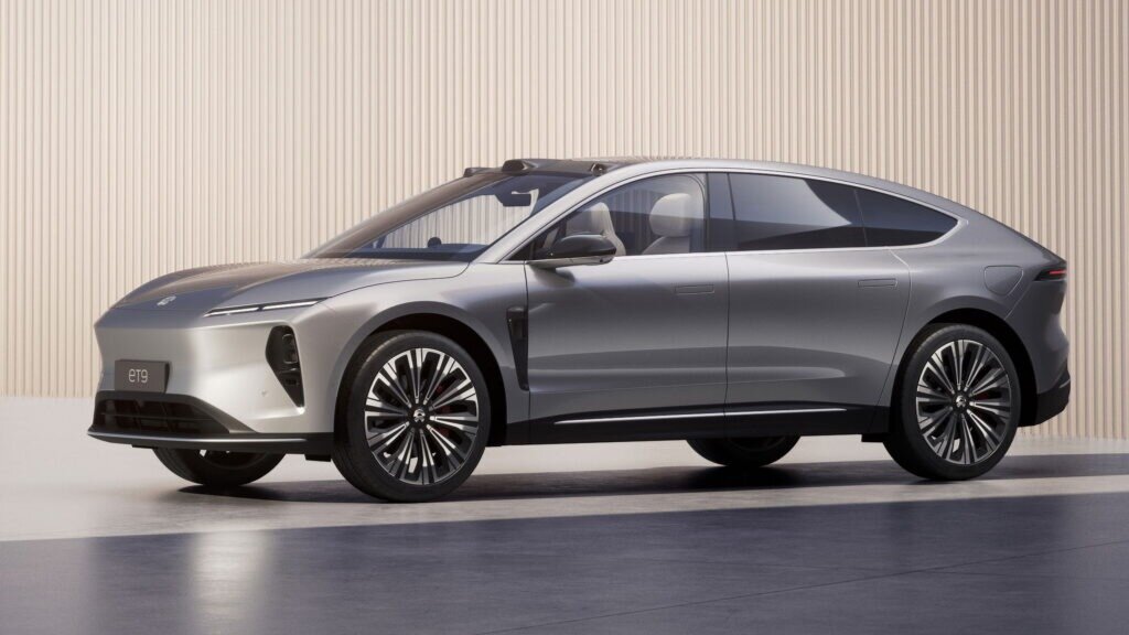 Nio показала конкурента Mercedes-Maybach — 707-сильный электроседан ET9 за 113 тысяч долларов