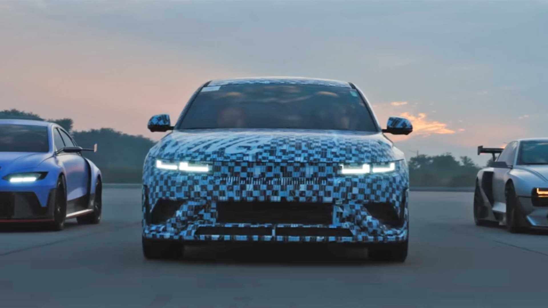 Заряженный электрокар Ioniq 5 получит фейковый «робот», имитирующий толчки и вибрации