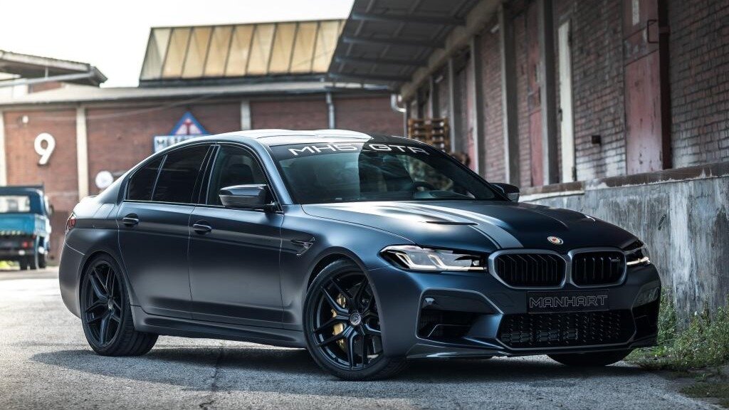 Очень злая BMW M5 СS от Manhart: плюс 150 сил, карбон и большие колёса