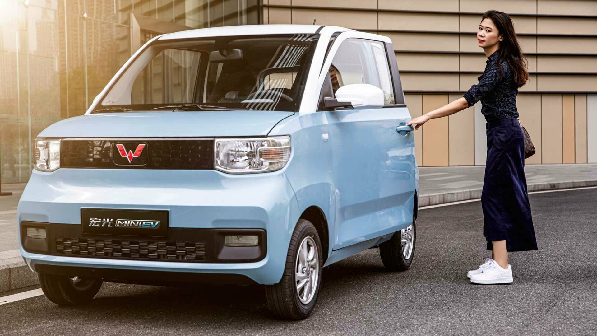 Производители самого популярного электрокара на нём почти не зарабатывают