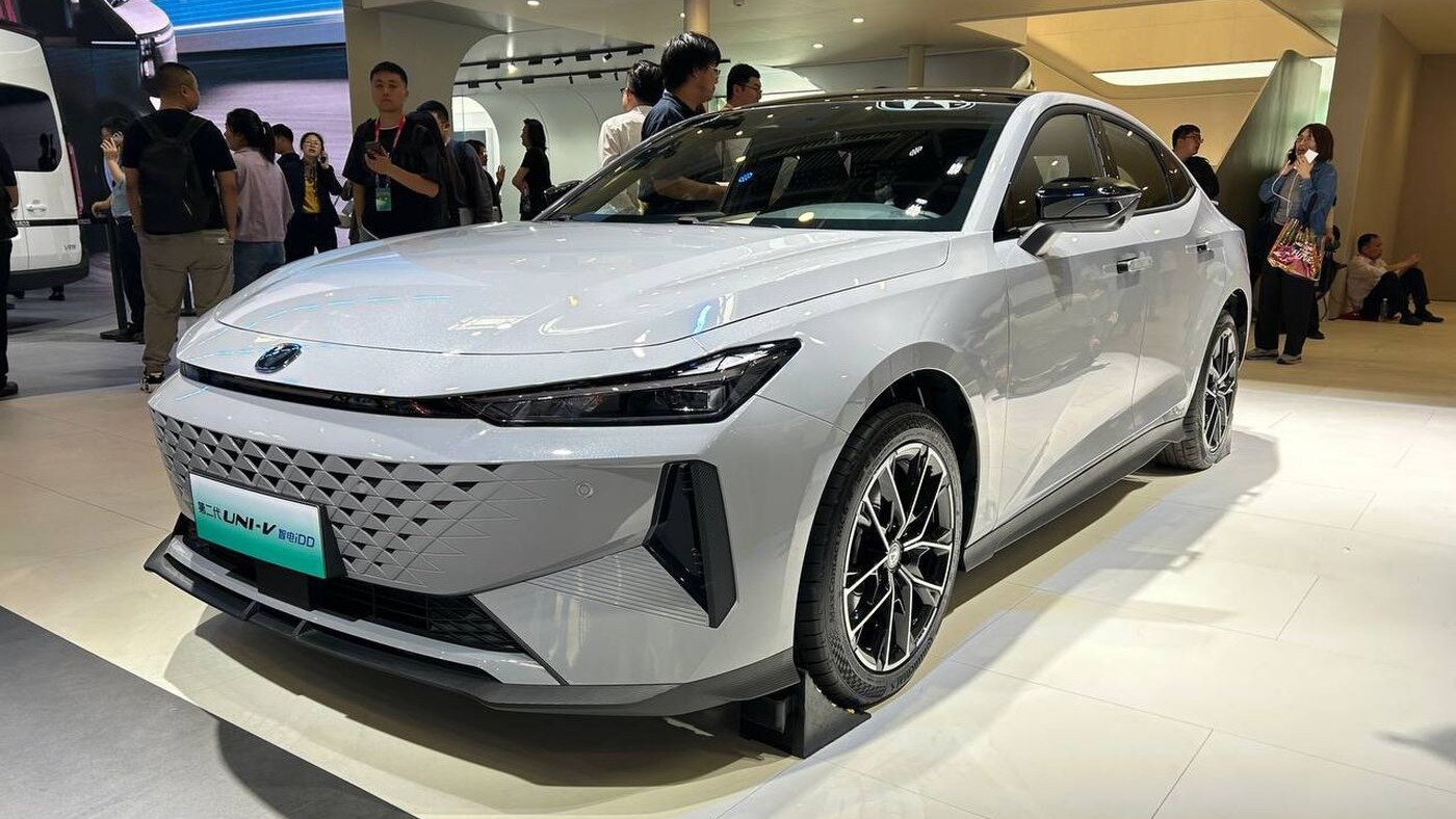 Обновлённый Changan Uni-V показали на Пекинском автосалоне