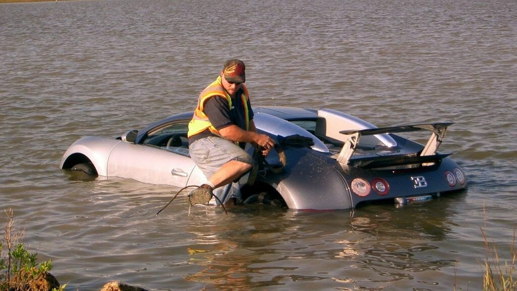 Знаменитый Bugatti Veyron, который был утоплен ради страховых выплат, вернут к жизни