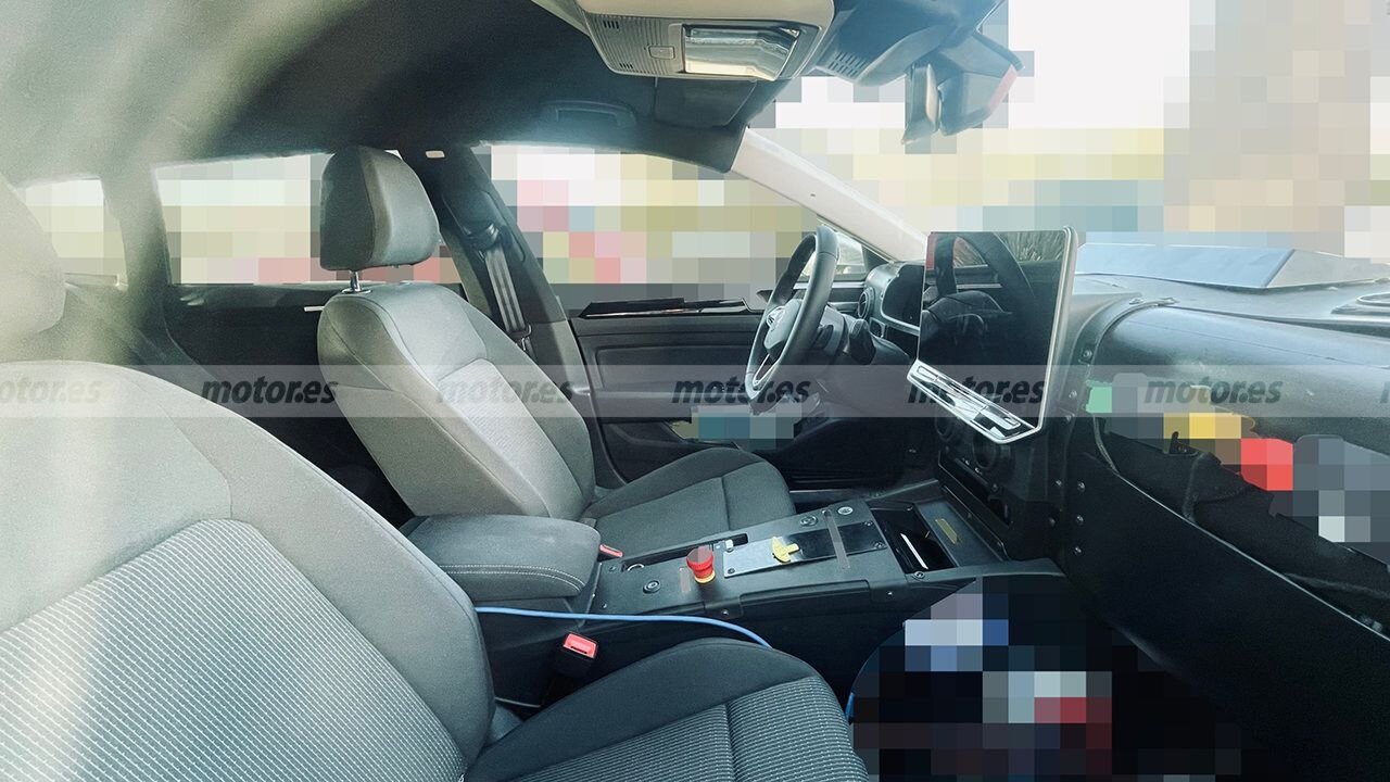 Шпионы сфотографировали гигантский экран в салоне обновлённого VW Arteon
