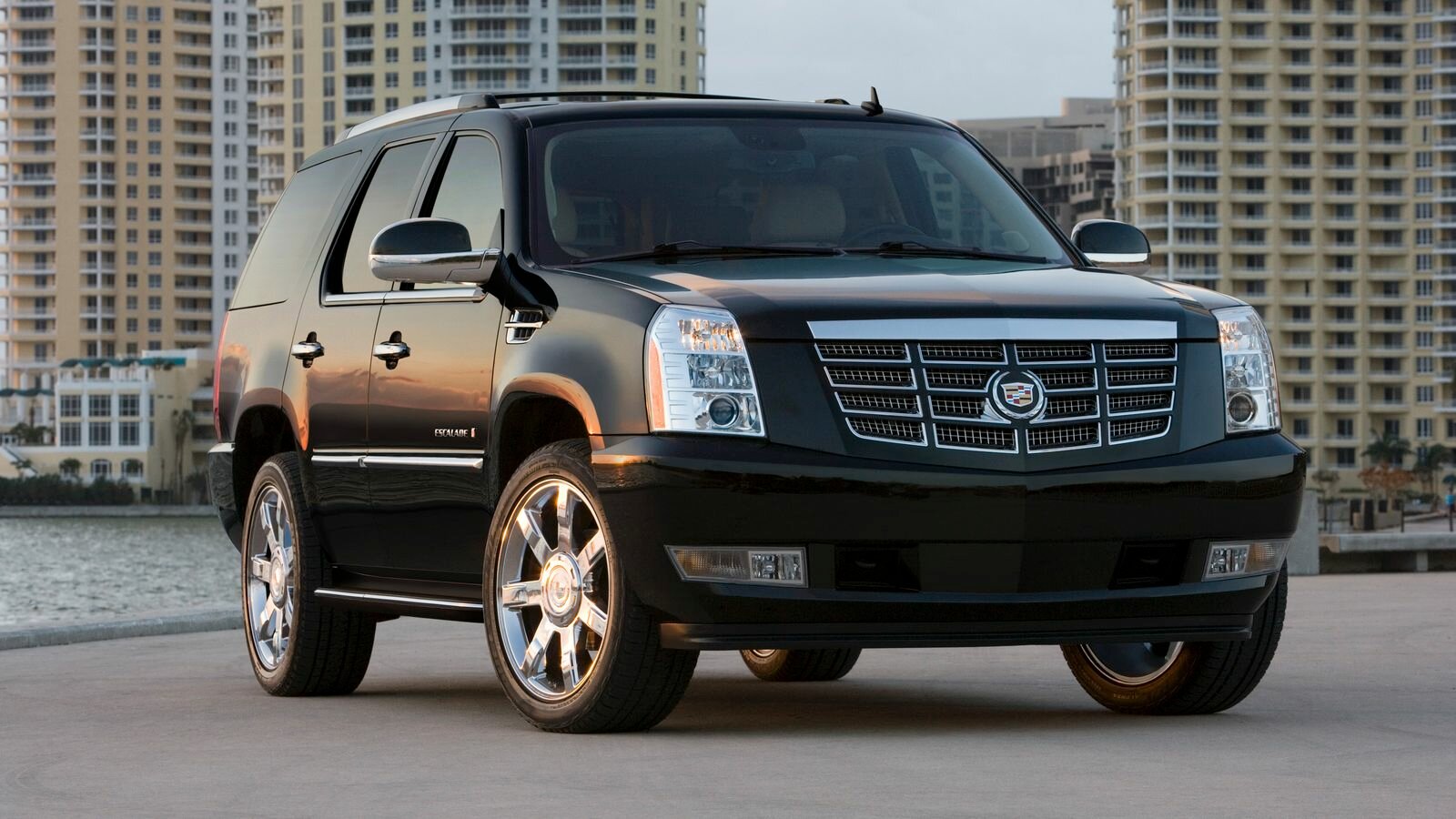 В России отозвали внедорожники Cadillac Escalade и Chevrolet Tahoe