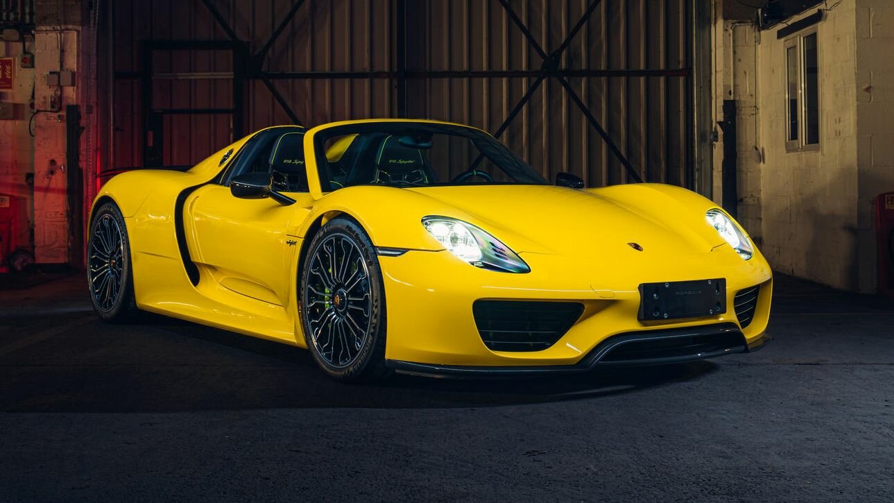 Шестилетний Porsche 918 Spyder продают почти вдвое дороже нового