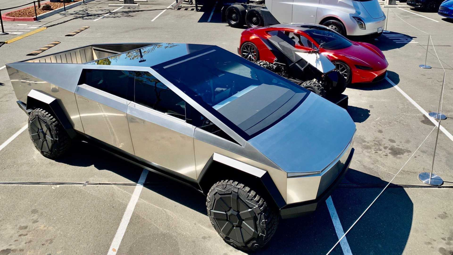 Дизайн и размеры серийного пикапа Tesla утвердили только сейчас