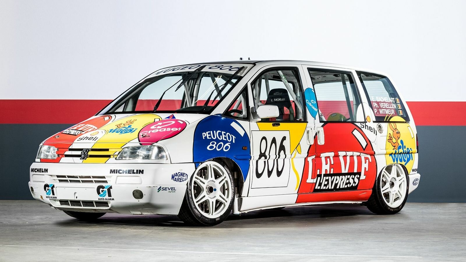 Единственный в мире гоночный минивэн Peugeot 806 Procar пустят с молотка