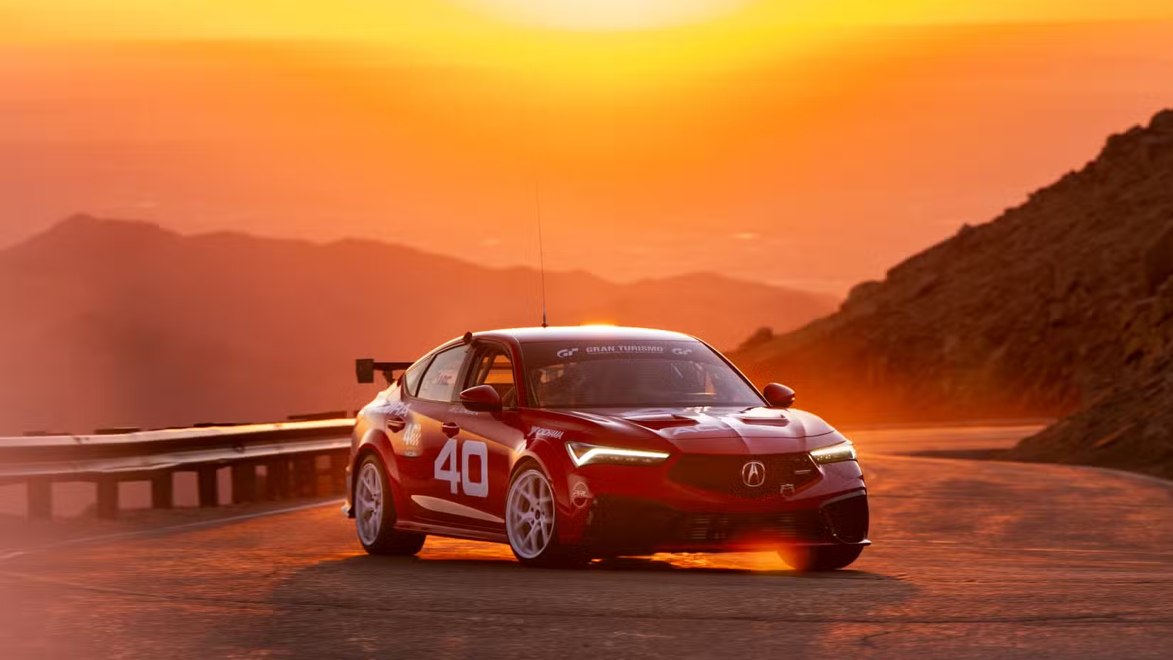 Чемпионка по бобслею станет пилотом Acura в гонке на Пайкс Пик