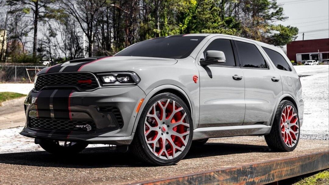 Тюнеры создали 1020-сильный Dodge Durango на 24-дюймовых дисках