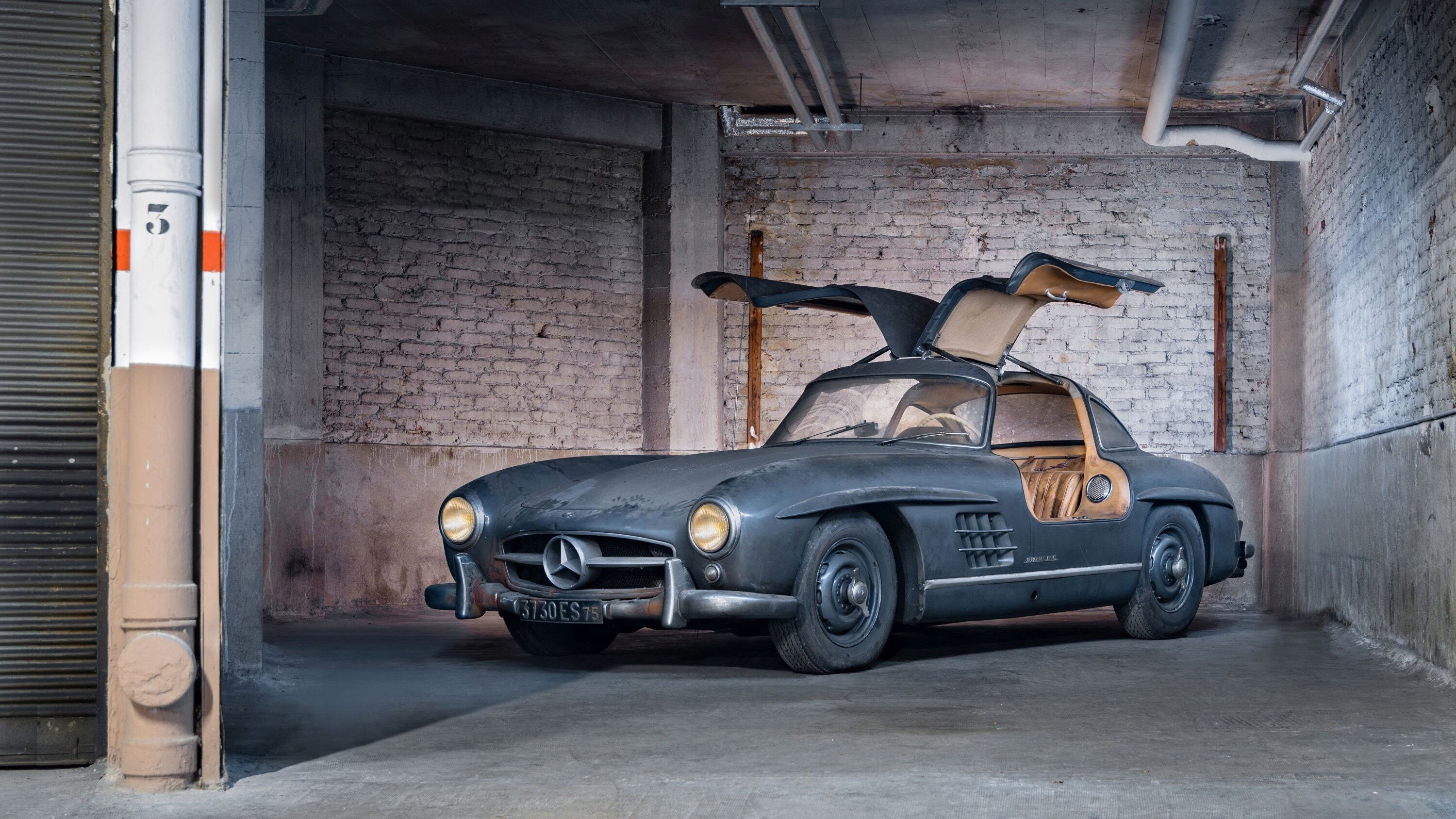Ржавый Mercedes-Benz 300 SL продали на аукционе за рекордные 5 245 000 долларов