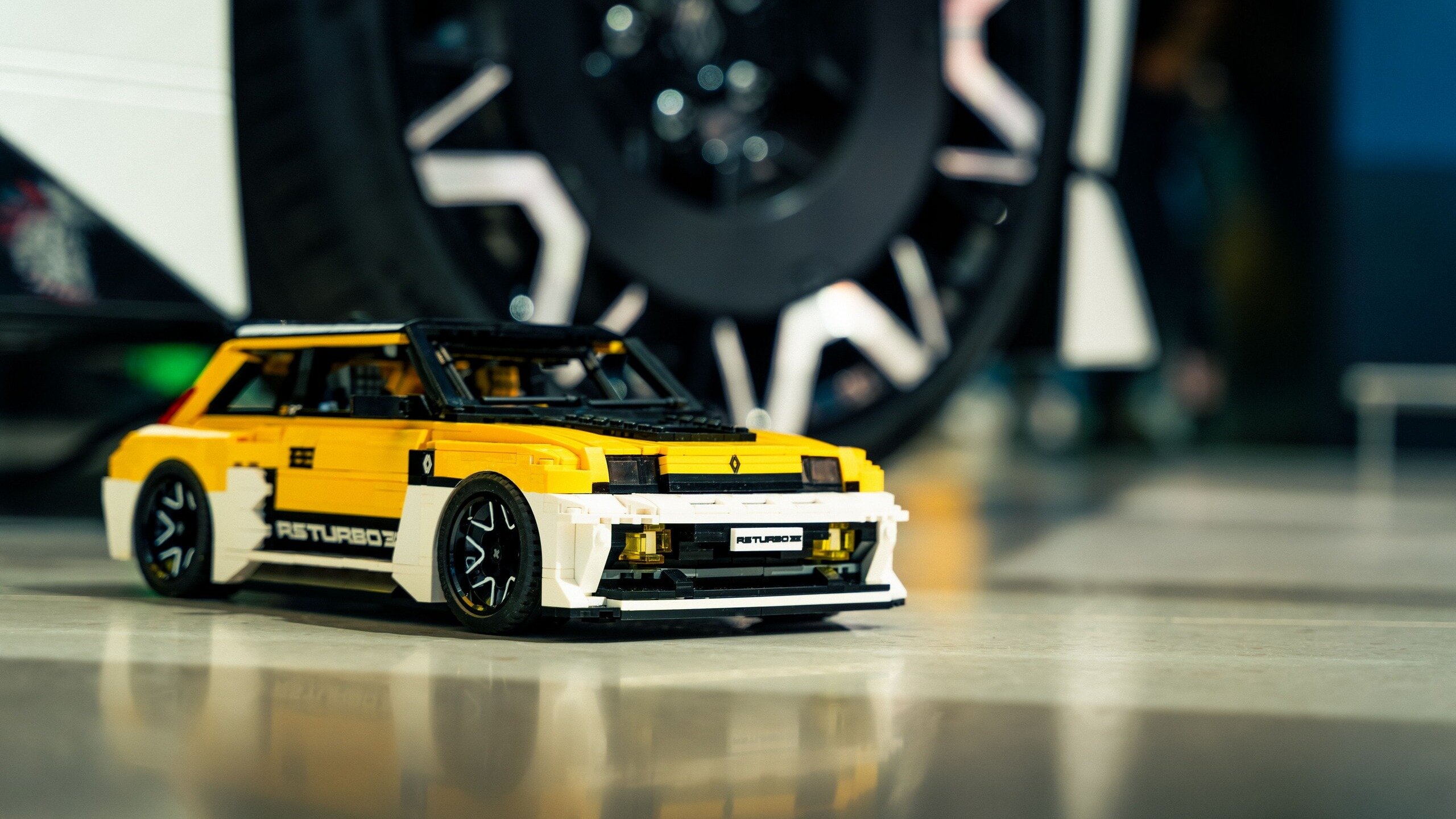 Renault призвала поддержать превращение суперкара 5 Turbo 3E в конструктор Lego