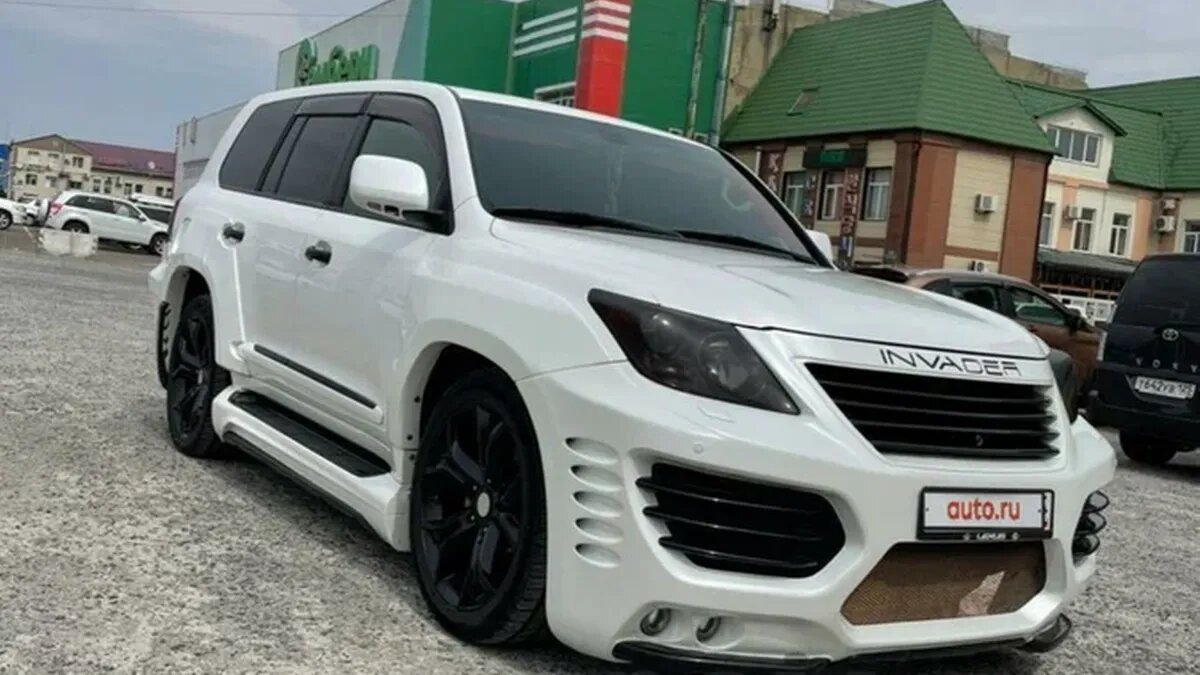 На Авто.ру продают редчайший Lexus LX 570 Invader — таких в мире всего 100 штук