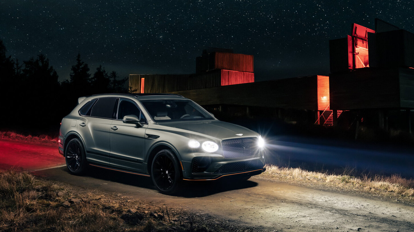 Компания Bentley выпустила уникальный кроссовер Bentayga в космическом стиле