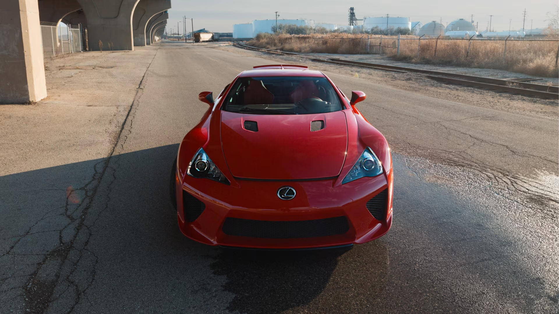 Очень редкий суперкар Lexus LFA, который за 11 лет проехал всего 109 километров, уйдёт с молотка