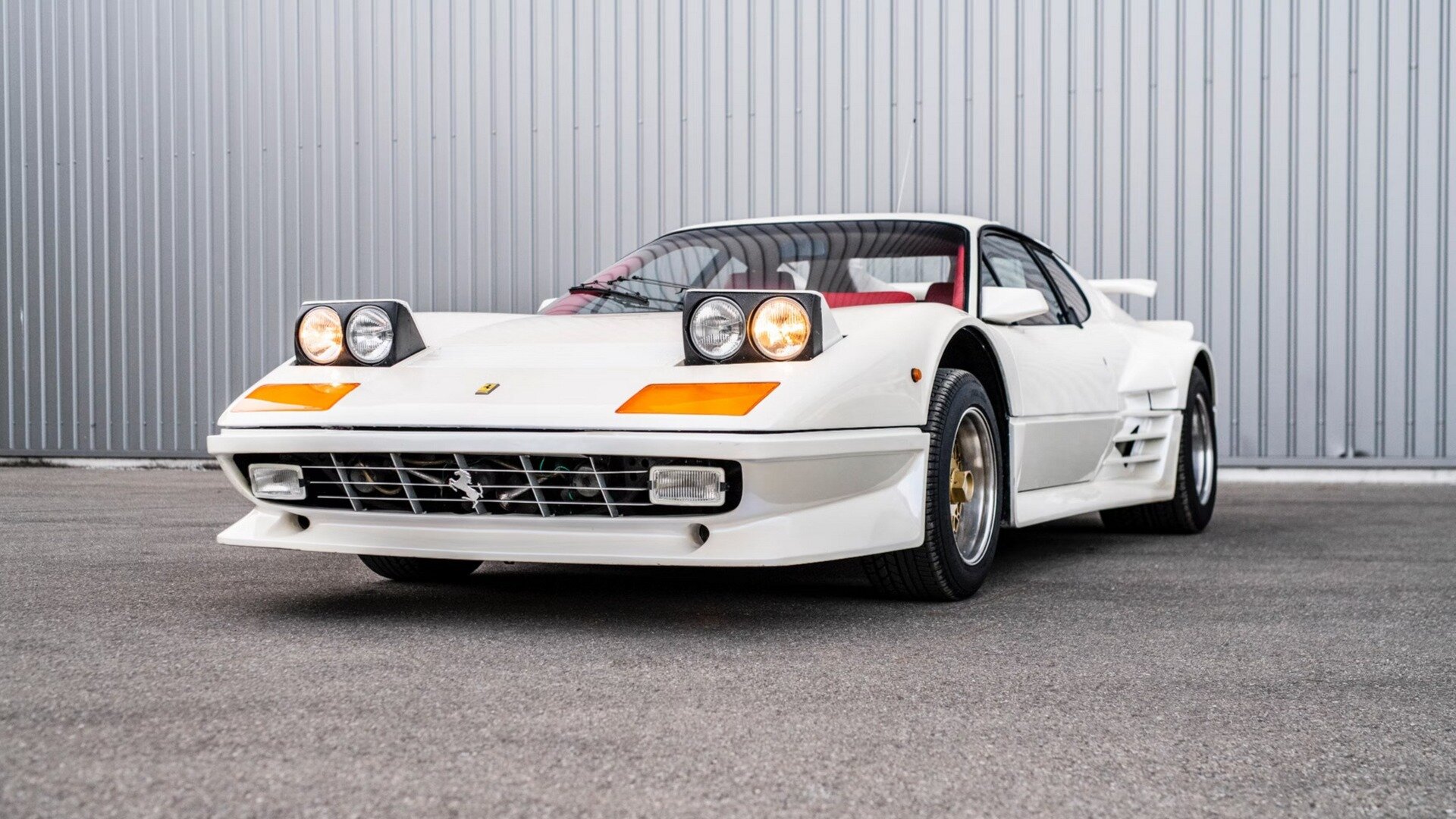С аукциона продали редкий Ferrari 512BB из 1980-х. Его доработали в Koenig