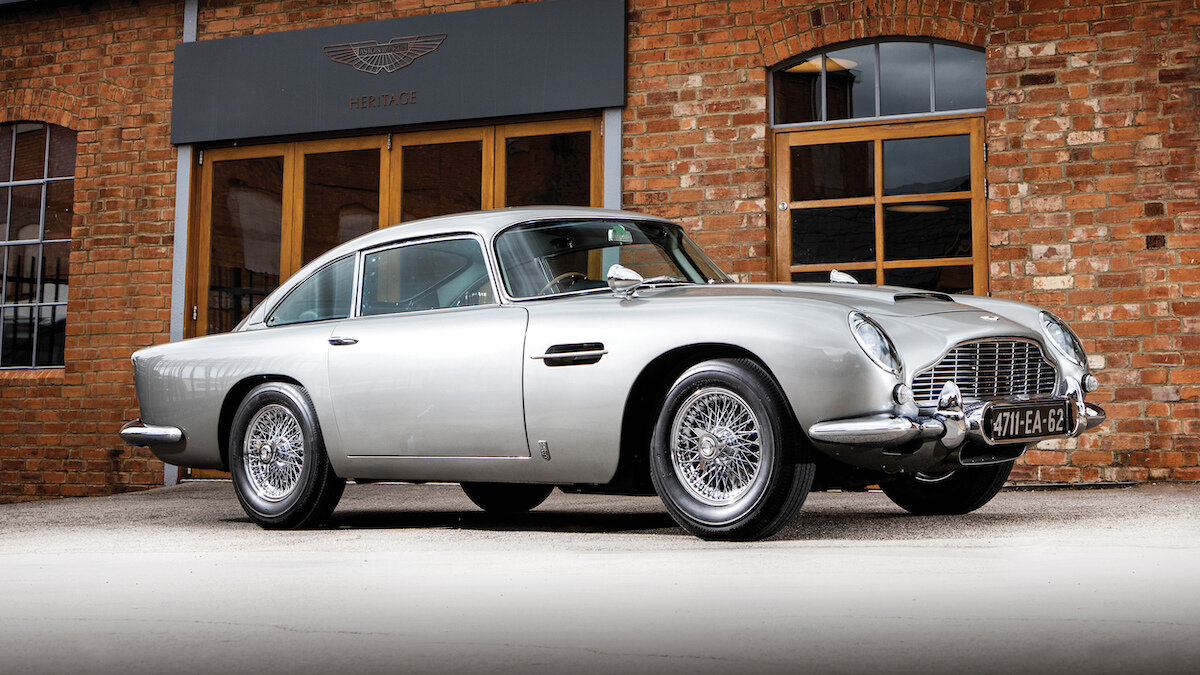 Aston Martin DB5 Джеймса Бонда выставят на продажу
