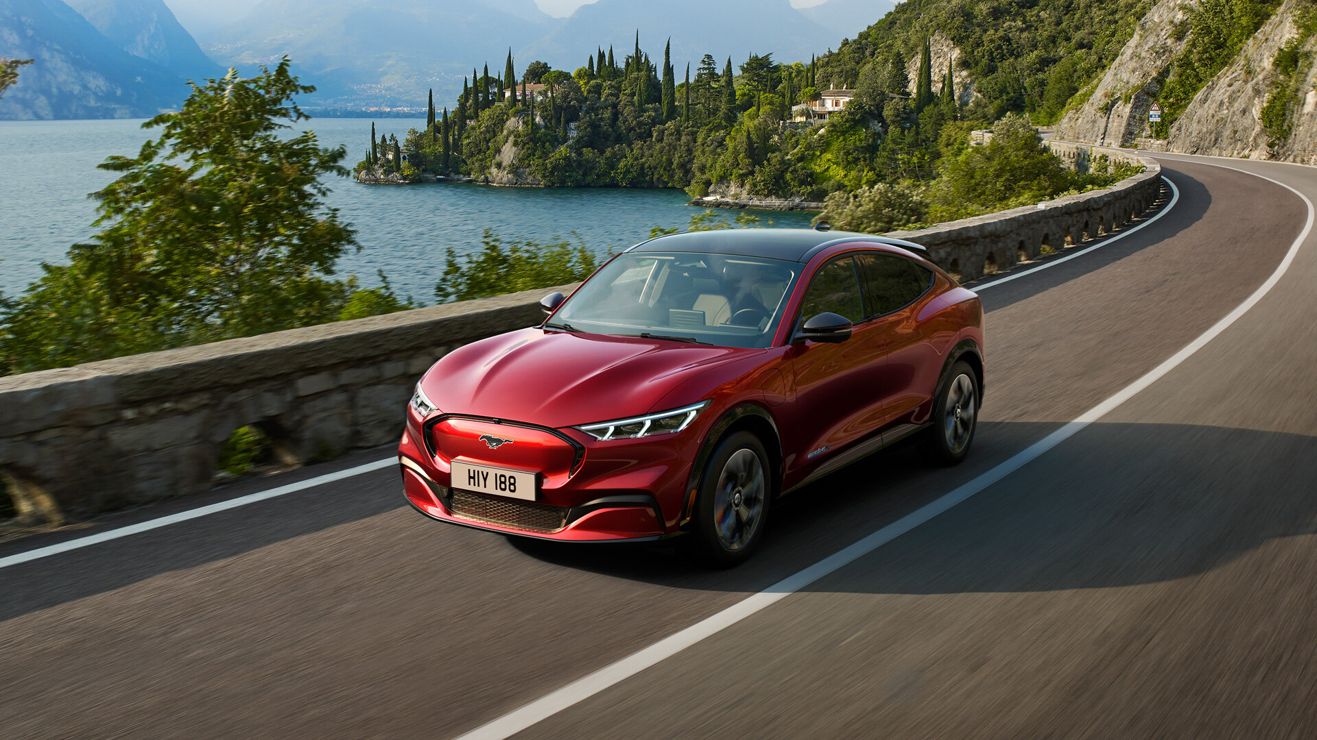 7 фактов про первый электрокроссовер Ford — Mustang Mach-E