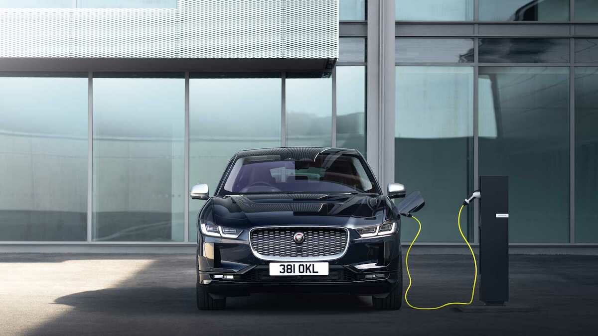 Jaguar I-Pace научился быстрее заряжаться и думать