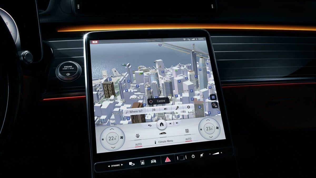 Mercedes-Benz показал мультимедийку нового S-класса. У неё пять экранов