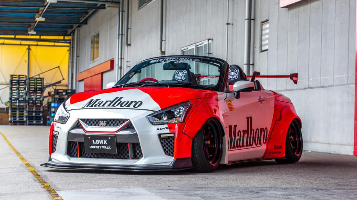 Ультракомпакт Daihatsu превратили в копию злого Nissan GT-R. Но быстрее он не стал
