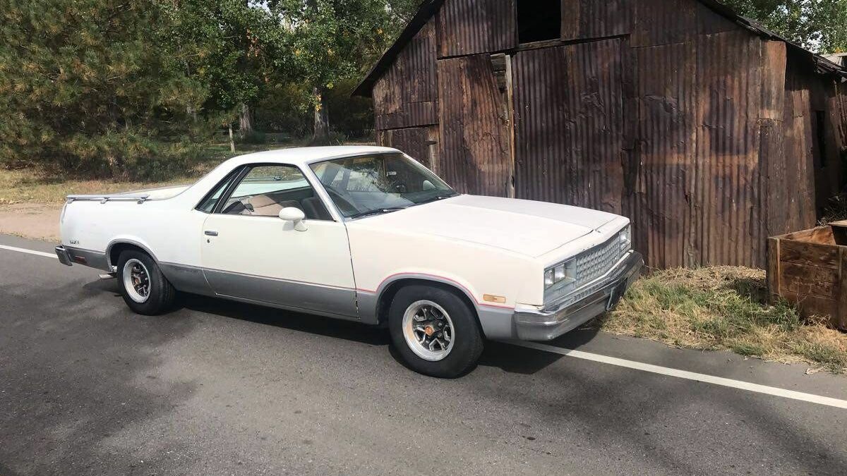 На продажу выставлен пикап Chevrolet El Camino 1984 года с единственным владельцем