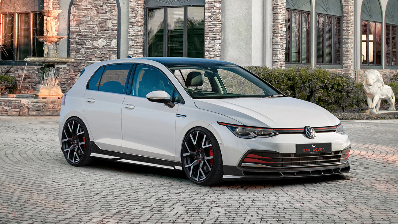 Volkswagen Golf восьмого поколения получил агрессивный тюнинг-пакет с дисками Barracuda