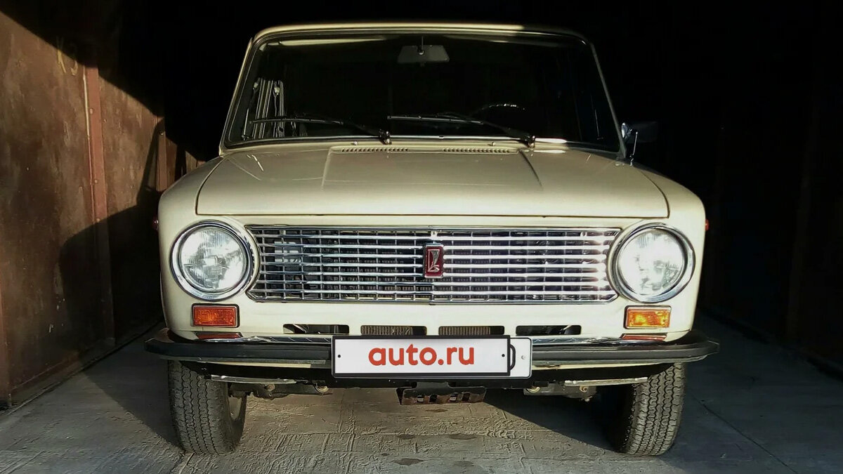 «Копейка» за миллион: нулёвый 38-летний ВАЗ-21013 продают по цене мощной Lada Vesta Sport 