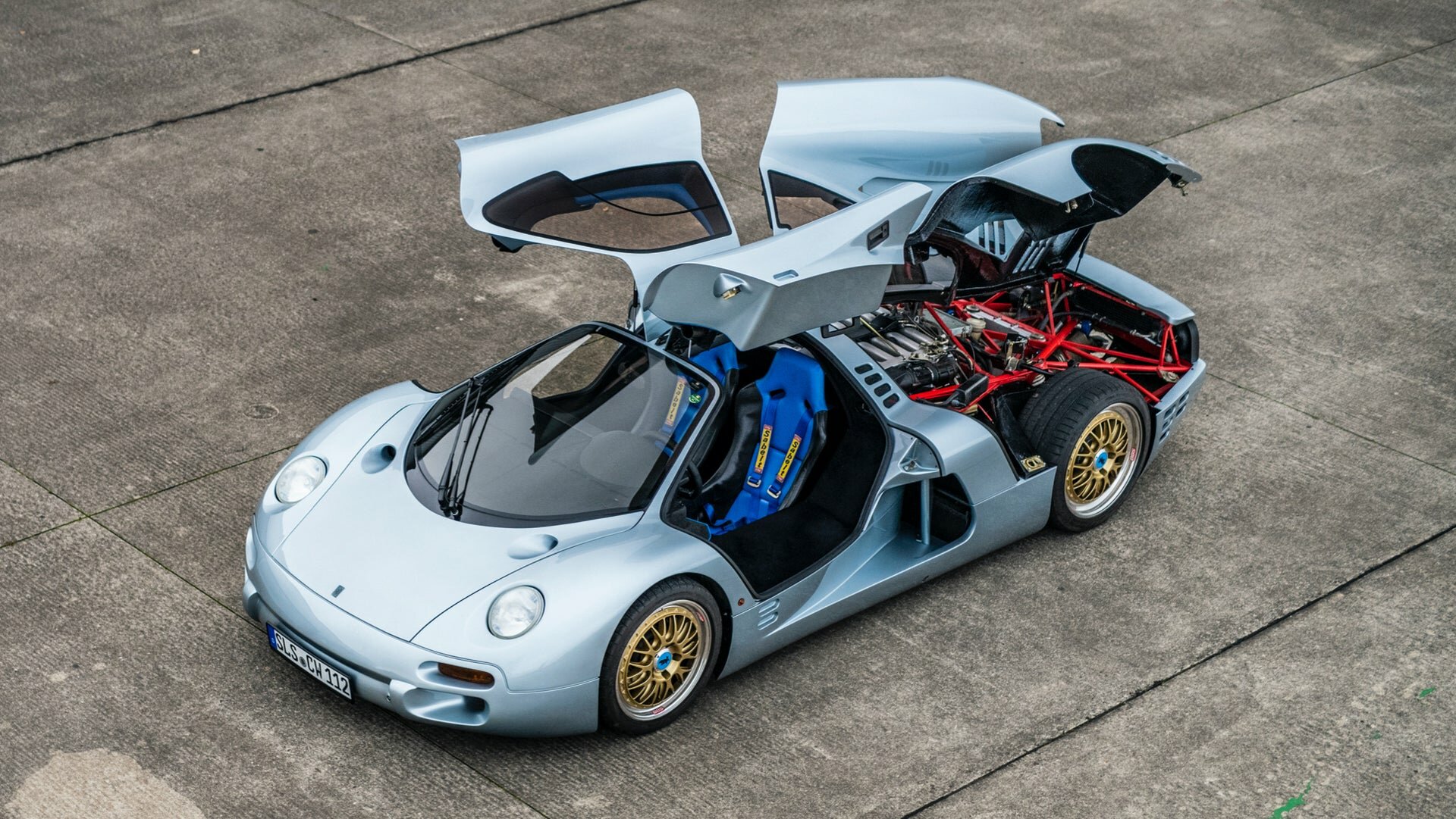 Уникальный суперкар с зеркалом на крыше и мотором V12 как у Zonda пустят с молотка