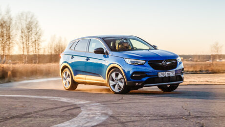 Первая сотня. Все плюсы и минусы Opel Grandland X: подробный тест