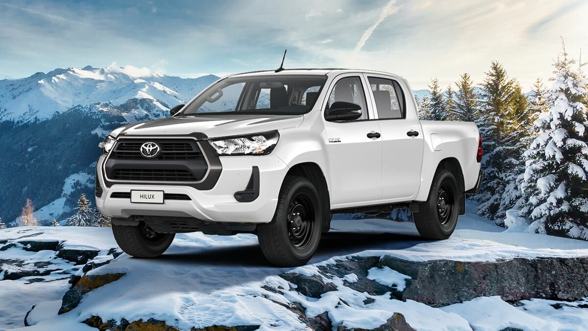 Пикап Toyota Hilux стал доступен в России с бензиновым мотором 2.7 и подешевел