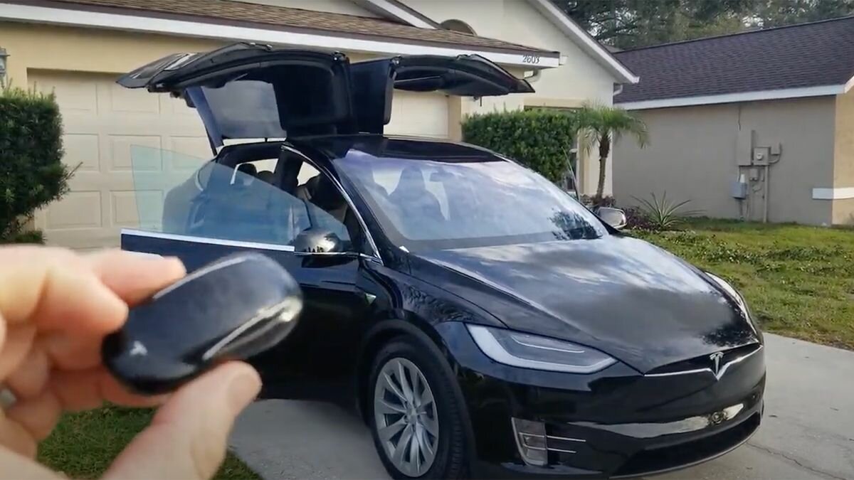Tesla научит ключи от своих электрокаров поиску машин