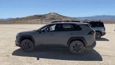 Видео: Ford Bronco Sport и Toyota RAV4 сошлись в песчаном дрэге