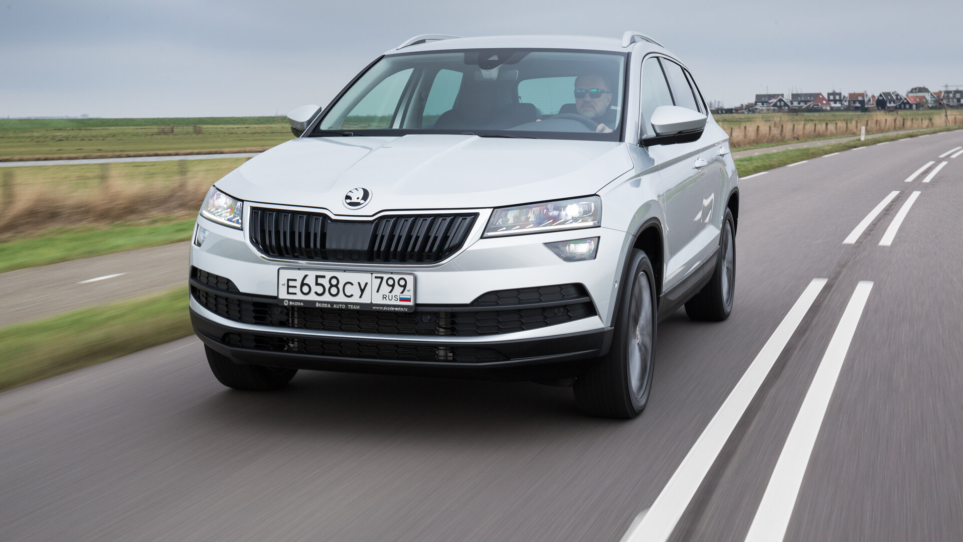 В России отозвали на ремонт кроссоверы Skoda Karoq