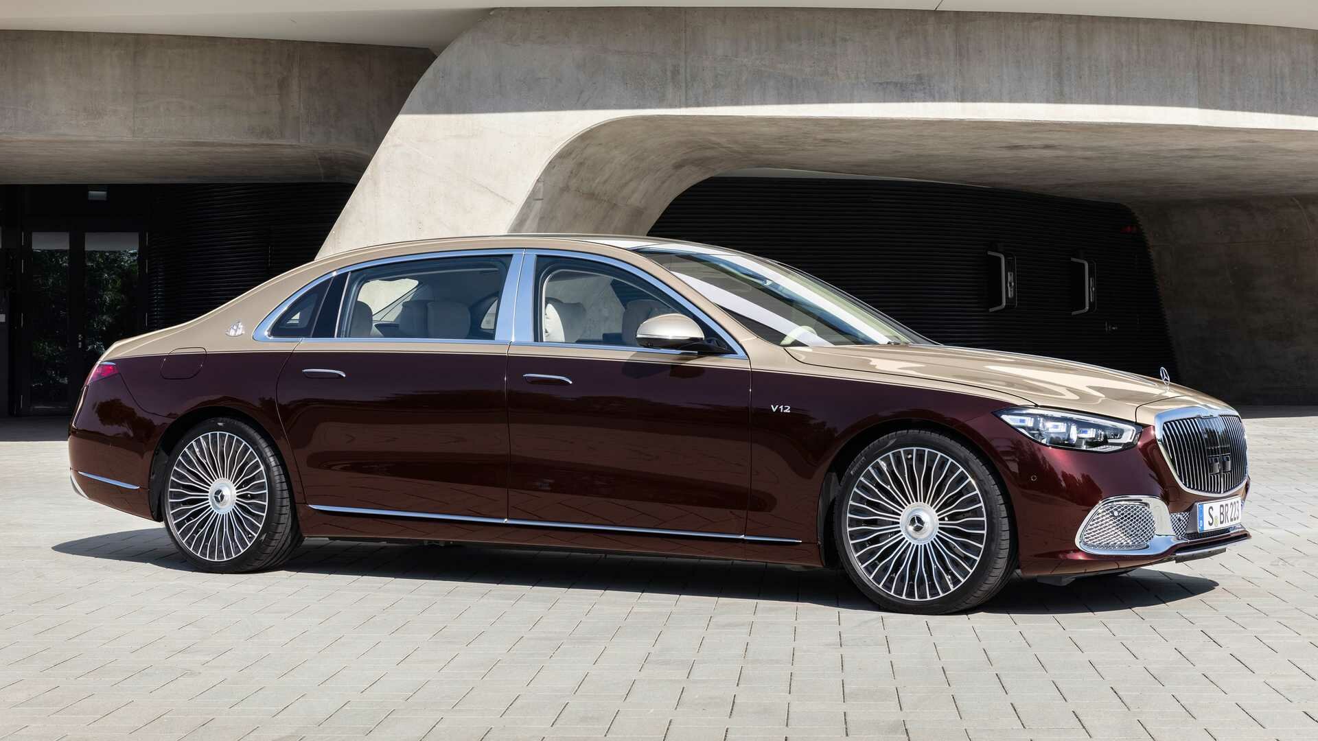 Самый дорогой Майбах с V12 представлен официально: 612 л.с. и 4,5 секунды до сотни